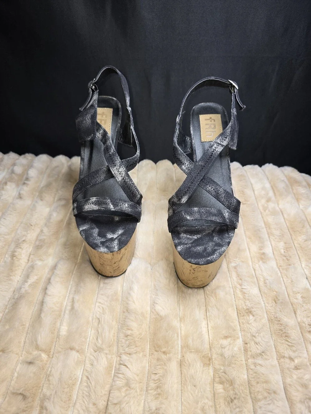 FRH Fahrenheit Black Silver Textured Cork Platform High Heel Sandals Size 8